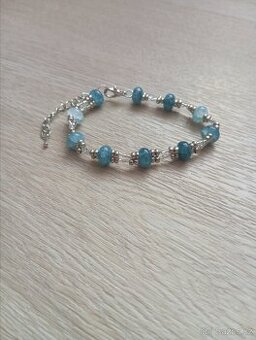 Náramek s imitací Akvamarínu