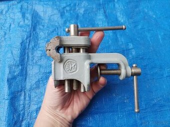 Stolní mini svěrák, made in USSR, pohyblivý