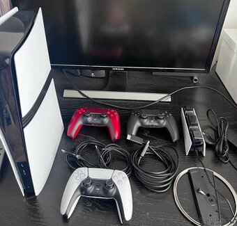 PS5 PRO 2TB v záruce více než rok TOP stav + příslušenství