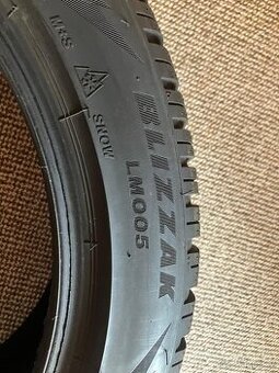 Prodám 2ks. zimních pneumatik 235/45r18
