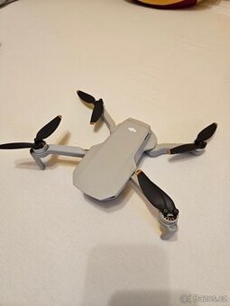 Dron Dji mini 2 fly more combo