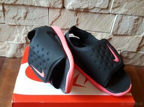 Dívčí sandály Nike vel. 25