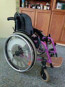 Invalidní vozíček pro dítě
