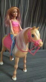 Barbie a tančící kůň