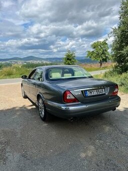 JAGUÁR XJ 3,0 V6 175KW YOUNGTIMER REZERVACE