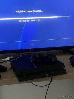 Playstation 4 Pro 1TB + 2 ovladače + 3 hry.