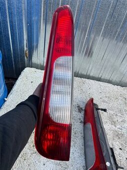 Ford focus c max zadni svetla