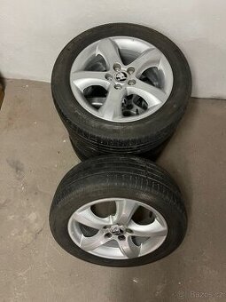 Alu kola-orig.Škoda,nepoškrábané s pneu na dojetí 195/55,R15