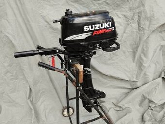 Lodní motor Suzuki 5Ps 4Takt - 1A top stav