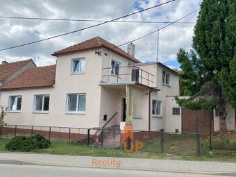 Prodej rodinného domu o rozloze 240 m2 - Újezd u Rosic