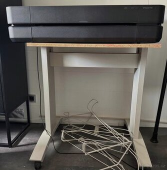 Plotr HP T 230 vč. stojanu a dalšího příslušenství