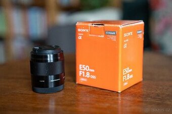 Sony E 50mm f/1.8 OSS