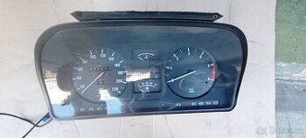 BMW e28 přístrojovka