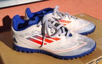 Kopačky turfy Adidas v. 32