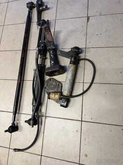 Servo a příslušenství k řízení