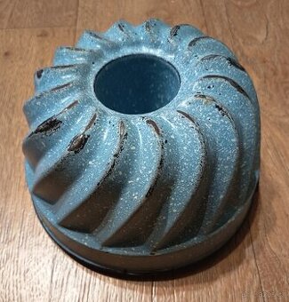 Smaltovaná forma na bábovku