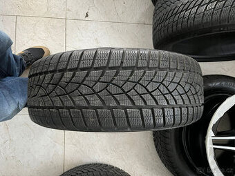 Goodyear UltraGrip Performance+ SUV 235/55 R18 104H XL - 1
