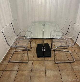 Stůl a 4 židle