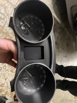 Budíky Superb 2 3T1920841M plně grafický maxidot