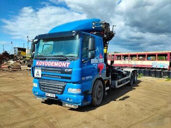 DAF CF s hydraulickou rukou a natahovacím hákem