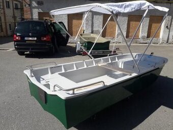 Pramice, rybářský člun, veslice,  loď Karolina 330