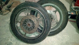 Kola na Suzuki GSX750E 1982