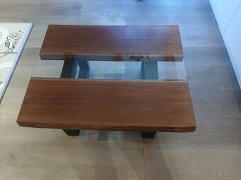 Masivní dubový konferenční stolek – sklo, kov, ruční výroba