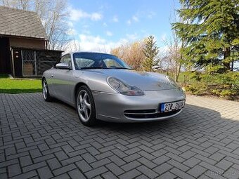 Porsche 911 Carrera 4