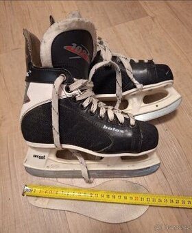 Hokejové brusle vel.35, stélka 22,5cm