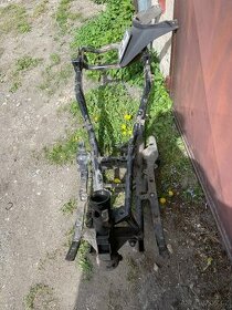 Ram s doklady Piaggio X8