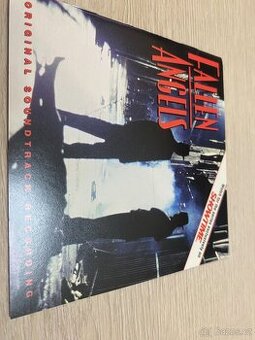 Různí: hudba k seriálu SHOWTIME: "PADLÝ ANDĚLÉ", 1993, 1.P