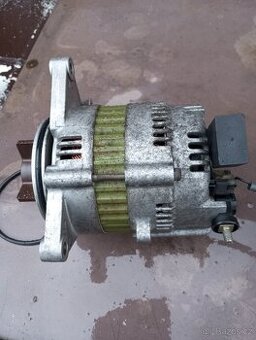 prodám alternátor na moto Honda Goldwing 1500