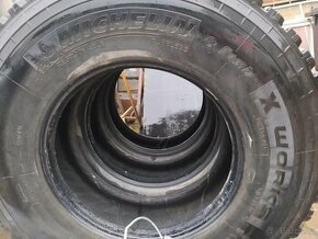 Prodám MICHELIN REMIX X WORKS XDY RMX 315/80 R 22.5 156/150K