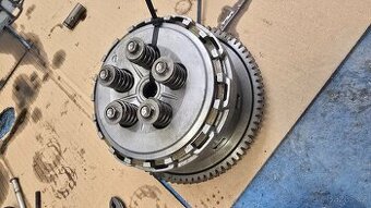 GSXR 750 K4 K5 kompletní spojka