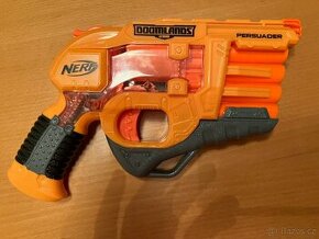 Nerf Doomlands pistole persuader
