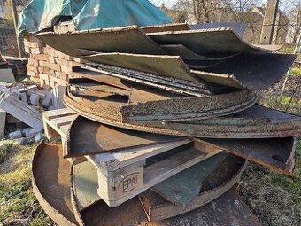 Plachta z akumulační nadrze.