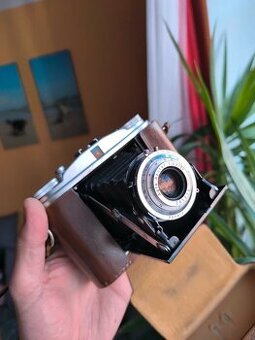 Vintage fotoaparát Agfa Isolette II na film.