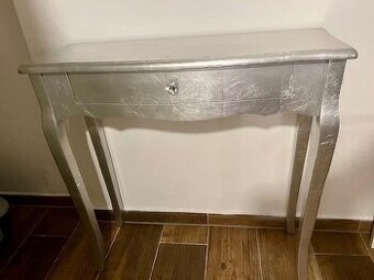 Stříbrný konzolový stolek