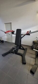 Posilovací stroje typu Hammer