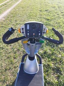 Elektrický invalidní vozík