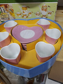 Hrnečky s podšálky