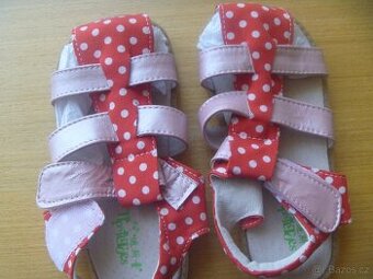 nové červené puntíkované barefoot sandálky vel. 27