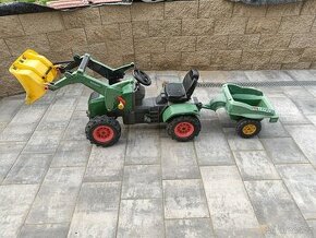 Šlapací traktor