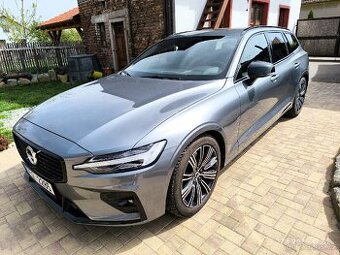 Prodáme Volvo V60 R-Design AWD B6 mildhibrid 183 kw ATM