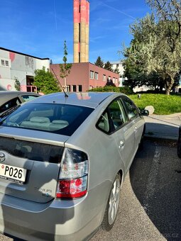 Toyota Prius Hybrid sleva