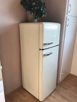 Retro lednice Amica