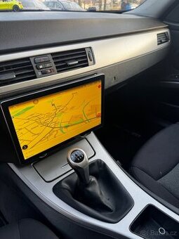 BMW E90 rádio
