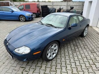 Jaguar XK8
