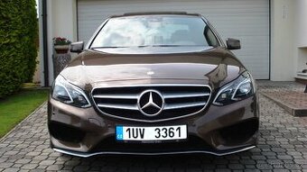 E 400 W 212
