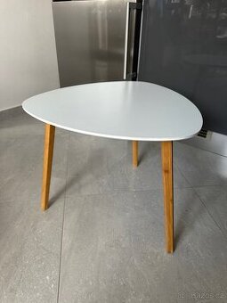 Design stoleček, menší stůl, dekorace